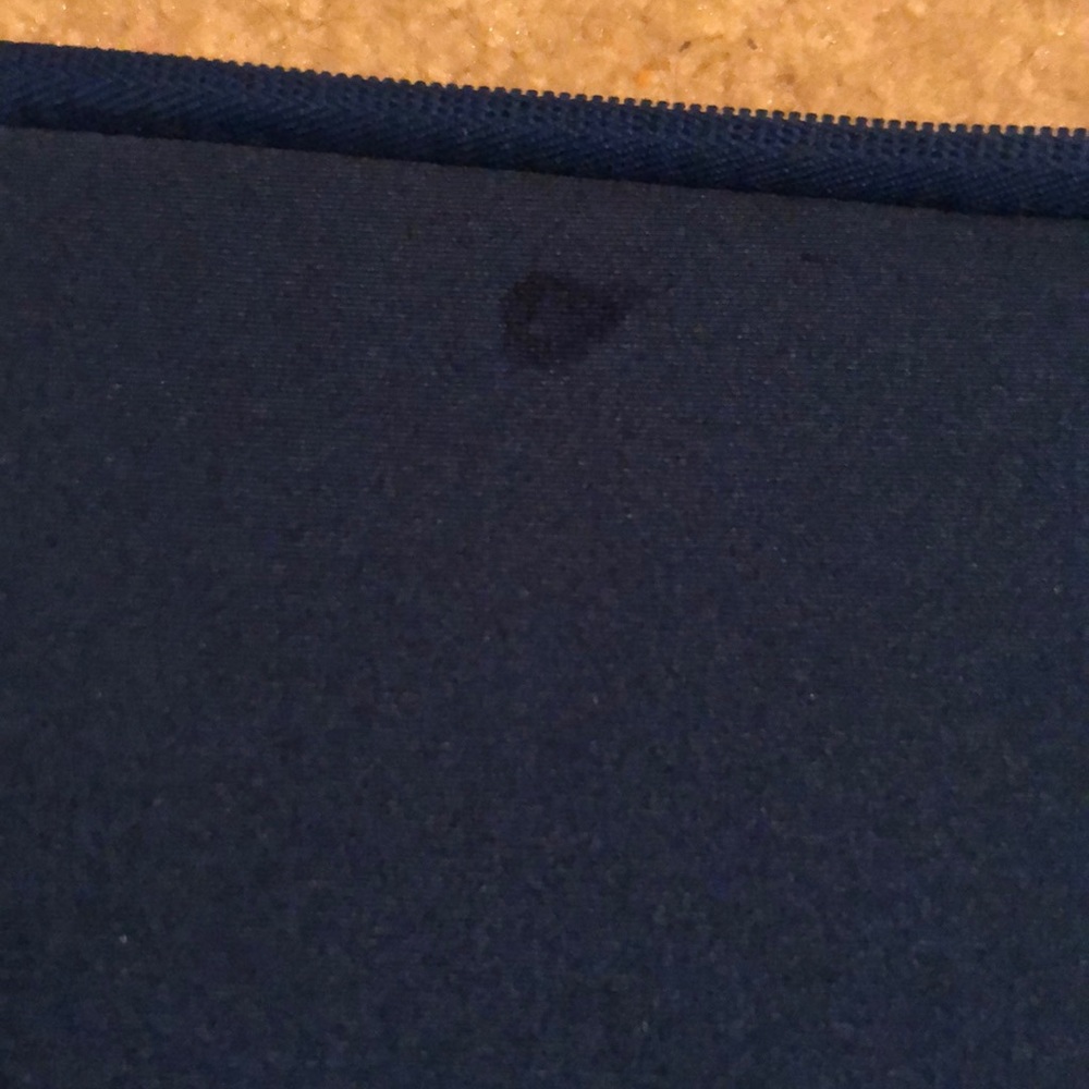 Zippered laptop case by Incase - Picture 4 of 7